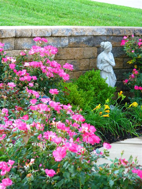 Personalize Your Outdoor Spaces With Expert Landscaping In The Kansas