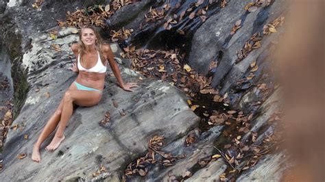 Naked Eliza Coupe In It S Us