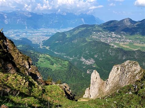 eröffnet auf dem Grat den Blick ins Rhonetal hikr org