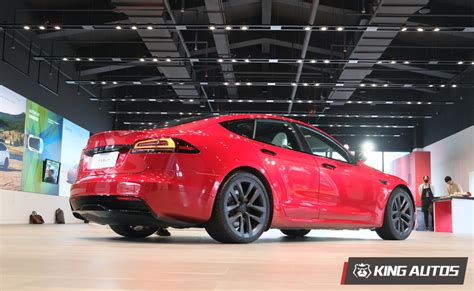 搶先直擊《tesla Model S》烈焰紅實車 售價305萬起跳、馬力670匹起跳最高超過千匹