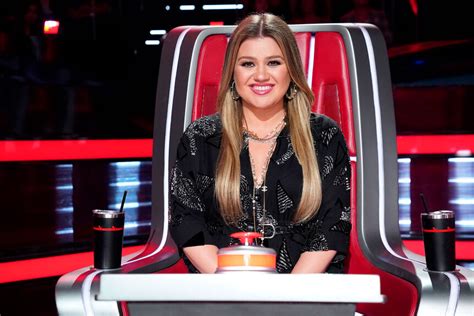 What Kelly Clarkson Wore For The Voice Playoffs Nbc Insider