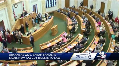 Arkansas Gov Signs Bill Cutting State Income Taxes