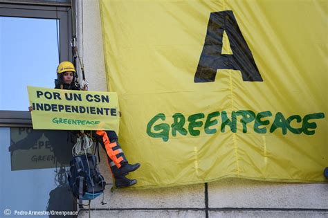 Detenidos seis activistas de Greenpeace en una acción en el Consejo de