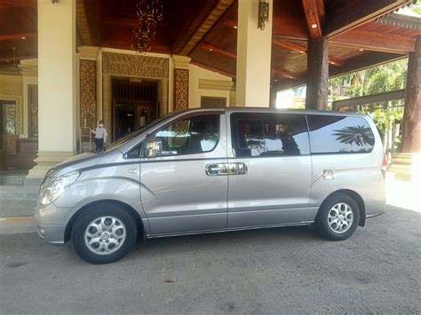 Phnom penh airport taxi driver | Phnom Penh