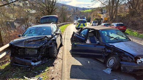 L Zwei Schwerverletzte Nach Frontalkollision Nahe Oberfischbach