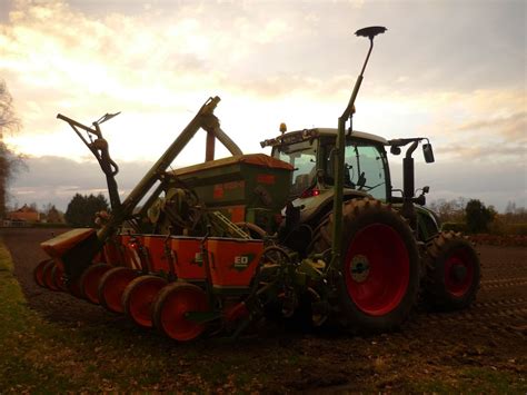 Fendt Maiszaaien Met Fendt Vario En Amazone Ed K Trekkerweb