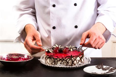 Come si diventa pasticcere Guida alla professione più dolce MondoLavoro