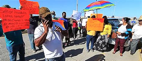 INTERPELAN AL ALMIRANTE CONTINÚAN LAS PROTESTAS POR EL MURO EN PLAYA