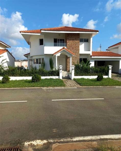 Location d une villa duplex de 5 pièces à cocody riviera abatta citée