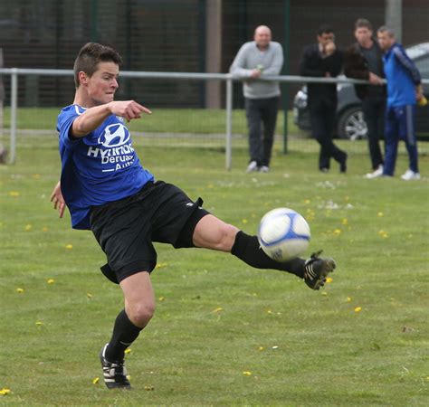 Football Honneur régional MOS 3 Rivières FC Bron 15 h Dabord l