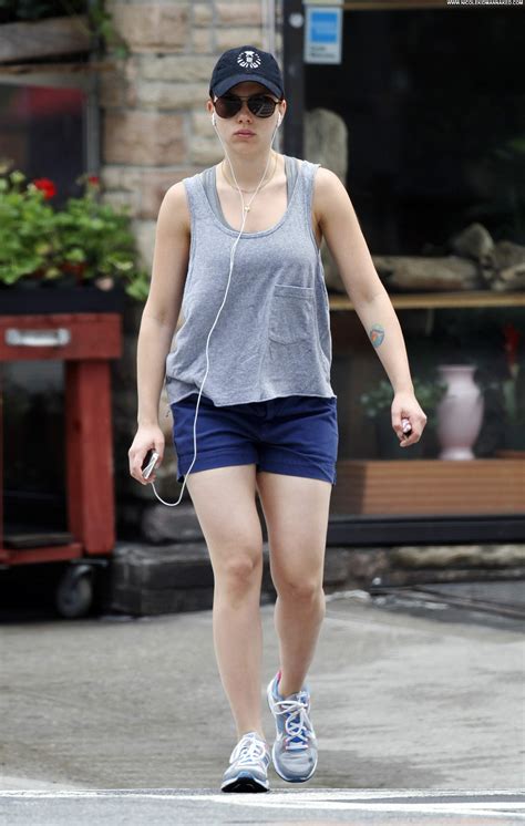Scarlett Johansson New York New York Celebrity Beautiful Babe Posing