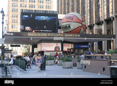 Madison Square Garden Main Entrance On 7th Ave Stock Photo Alamy