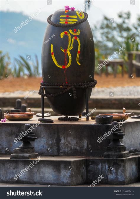 1,423 Shiva Lingam Decoration Images, Stock Photos & Vectors | Shutterstock