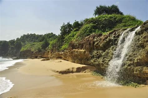 Kecamatan Tersepi Di Kabupaten Tulungagung No Memiliki Pantai