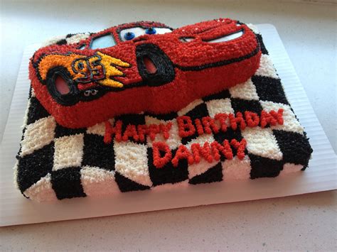 Lightning McQueen Cake | Cars birthday cake, Lightning mcqueen birthday cake, Mcqueen cake