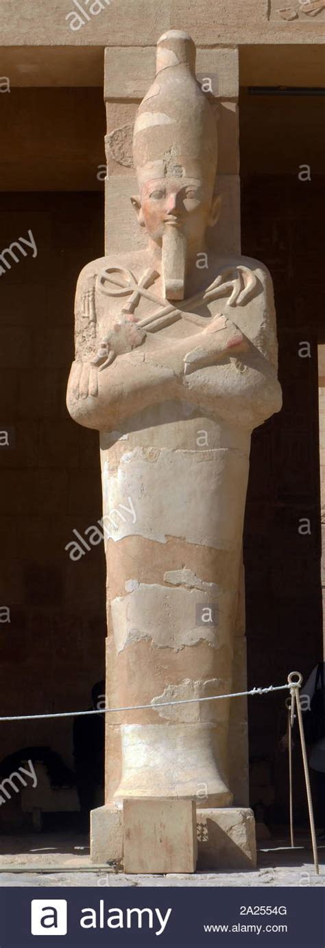 Statua Della Regina Hatshepsut A Deir El Bahari Tempio Mortuario E