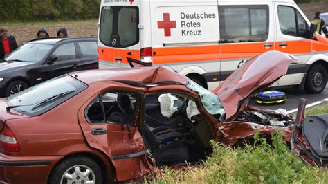 M Hlhausen Schwerer Unfall Auf B Zwei Autos Prallen Aufeinander Fotos