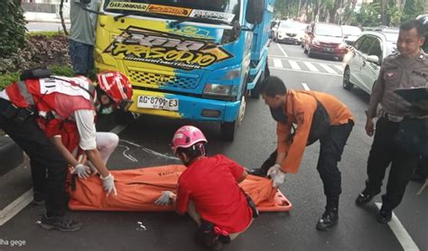 Kecelakaan Di Jalan Raya Darmo Surabaya Warga Sampang Madura Meninggal