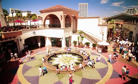 Fashion Island Shopping Center, Newport Beach, CA - California Beaches