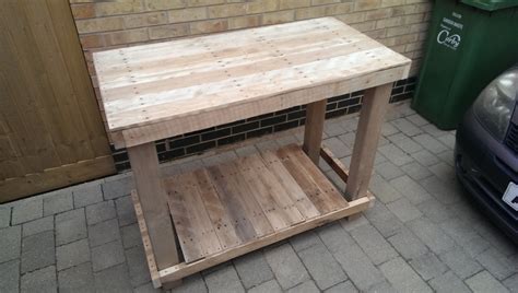 Pallet Workbench : 7 Steps (with Pictures) - Instructables