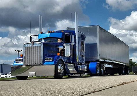 Pin By 💜 Lori Hall 💜 On 18 Wheelers Semi Trucks Trucks Kenworth