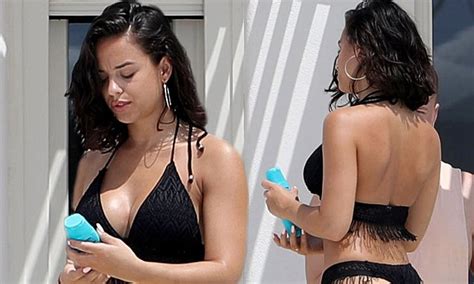 Hot Sexy Dana Foote Bikini Pics