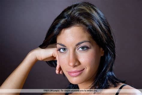 Glamour Model Laila Rubs Her Horny Pussy After Shaking Her Hot Ass