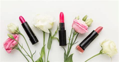 The 5 Best Non-Toxic, All Natural Lipstick Brands - Actually Clean Beauty