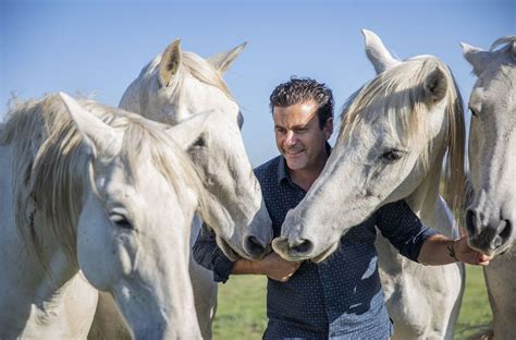 Lamour Est Dans Le Pré 2021 Qui Est Vincent Le Provenç Télé Star