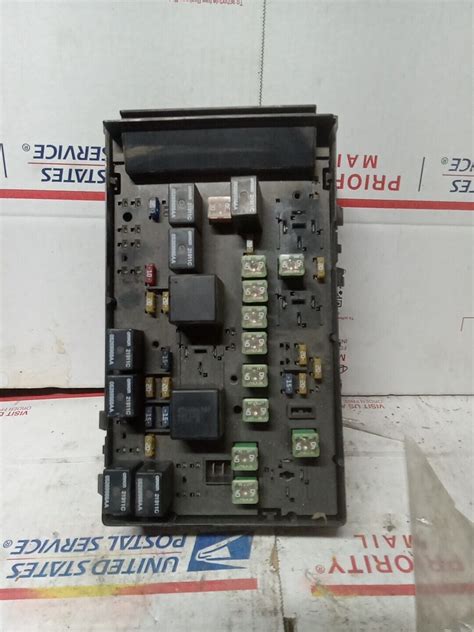 01 02 03 2001 Town And Country Caravan Body Control Module Fuse Box 04869200ak Ebay