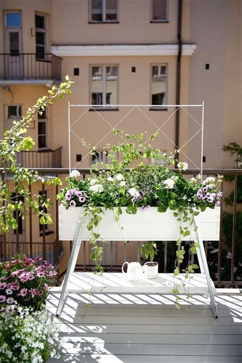 Balcony Planter Box: Space-Saving Balcony Decoration Ideas | Balcony ...