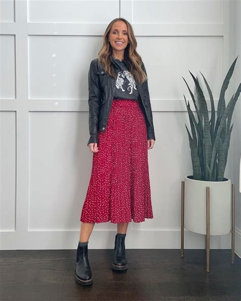 4 Ways To Wear Chelsea Boots With Skirts Merrick S Art