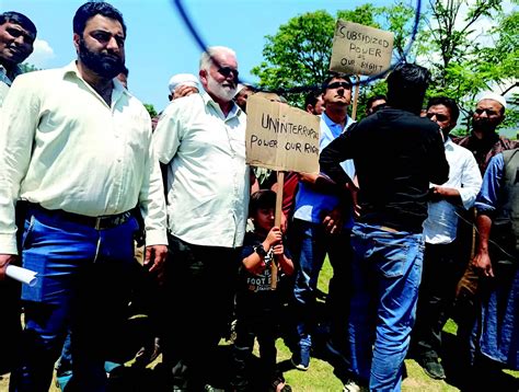 Residents of Uri hold protest over hike in power bills, outages