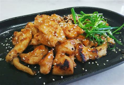 Teriyaki Chicken In Sizzling Pan