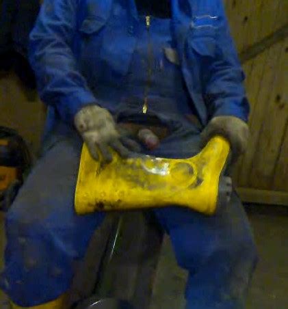 Abrotzen In Werkstatt Horny Wank In Mechanic Garage Thisvid