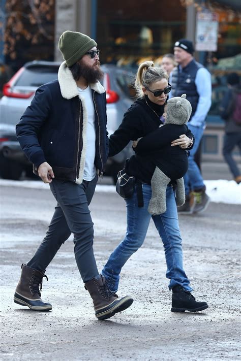 Photo Exclusif Kate Hudson Son Compagnon Danny Fujikawa Et Leur