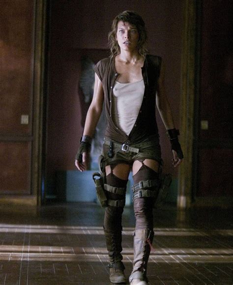 Resident Evil Extinction Of Milla Jovovich NUDE CelebrityNakeds
