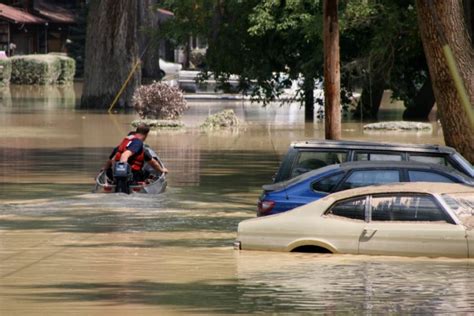 Wasserschaden Am Auto Wer Zahlt Wann