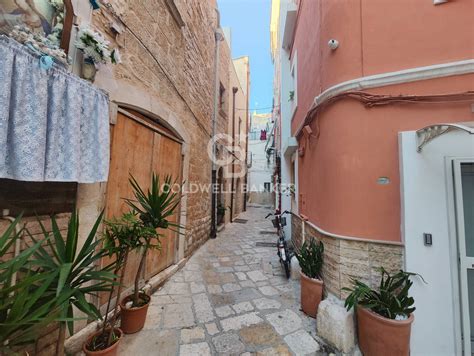 Casa indipendente in Vendita a Bari Città Vecchia Cod CBI094 1004 63693