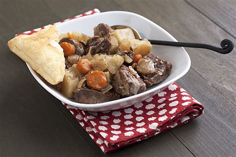 Slow Cooker Steak Guinness Pie Handle The Heat