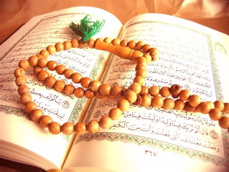 Quran and Dhikr Beads stock image. Image of allah, islam - 800597