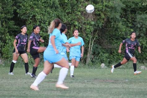 INVITA PUERTO MORELOS A TORNEO RELÁMPAGO DE FÚTBOL FEMENIL CON CAUSA