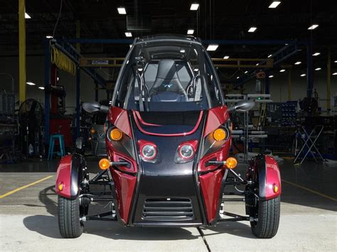 Arcimoto starts delivering electric FUV to customers