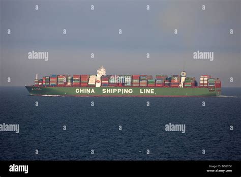 China shipping container lines hi-res stock photography and images - Alamy