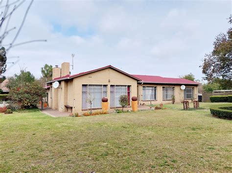 bedroom house  sale  ermelo p