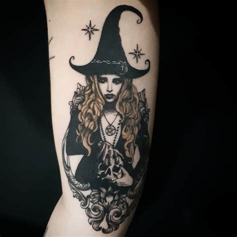 Tatuagem De Bruxa Pequena - Tatuagem de bruxa: 70 ideias que emanam a sabedoria e o poder feminino