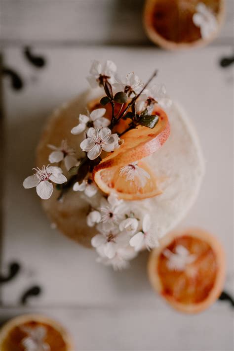 Naked cake à lorange sanguine curd Lyz Cook Photography