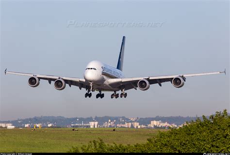 V Skr Singapore Airlines Airbus A Photo By William Verguet Id