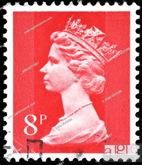 Queen Elizabeth II Machin Series Postage Stamp UK 1973 Stock Photo