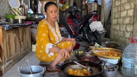 Mak Ngatemi Buat Kripik Pisang Untuk Jajan Lebaran Youtube